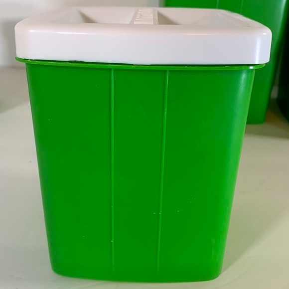 Gotham Vintage NOS 4 Piece Green Cannister Set With Embossed White Lids - Picture 8 of 10